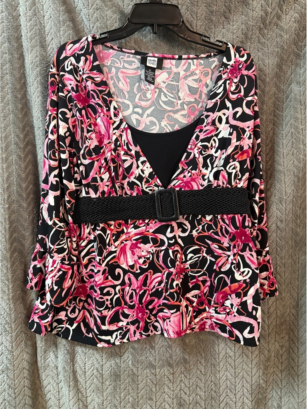 Studio 1940 XL Black Pink Floral Belted Top